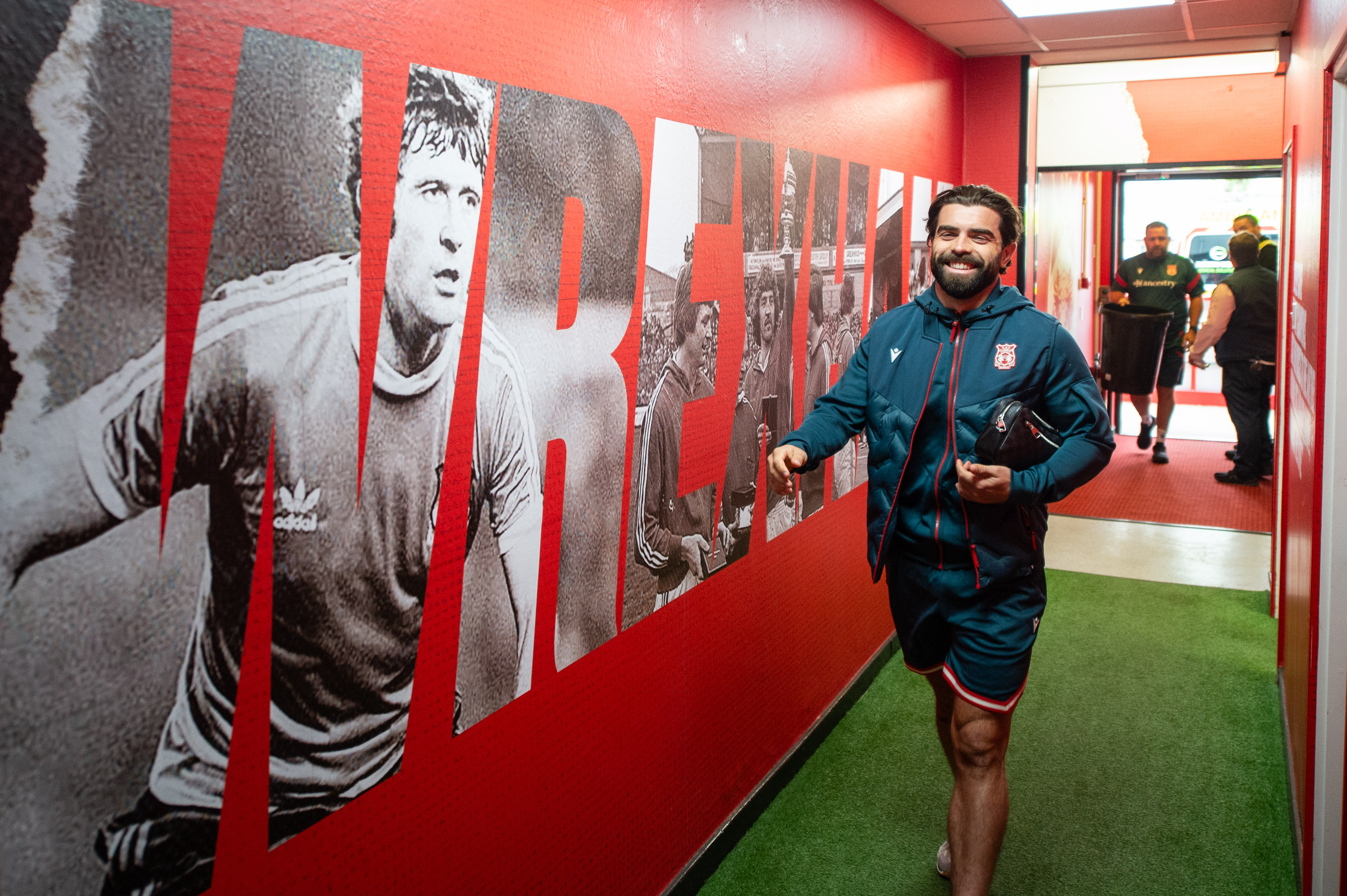 Elliot Lee Goes to Doncaster Assured of Legendary Wrexham Status